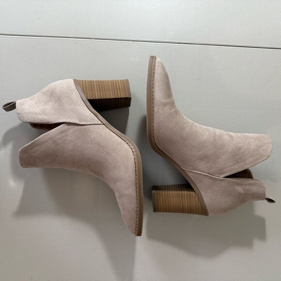 UNIVERSAL THREAD Faux Suede Booties Heeled Boots 3.5” Heel Taupe Size 11 - Picture 3 of 9